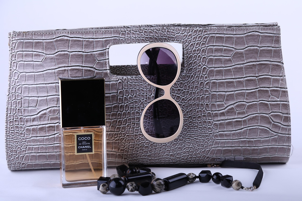 handbag-3515716_1280